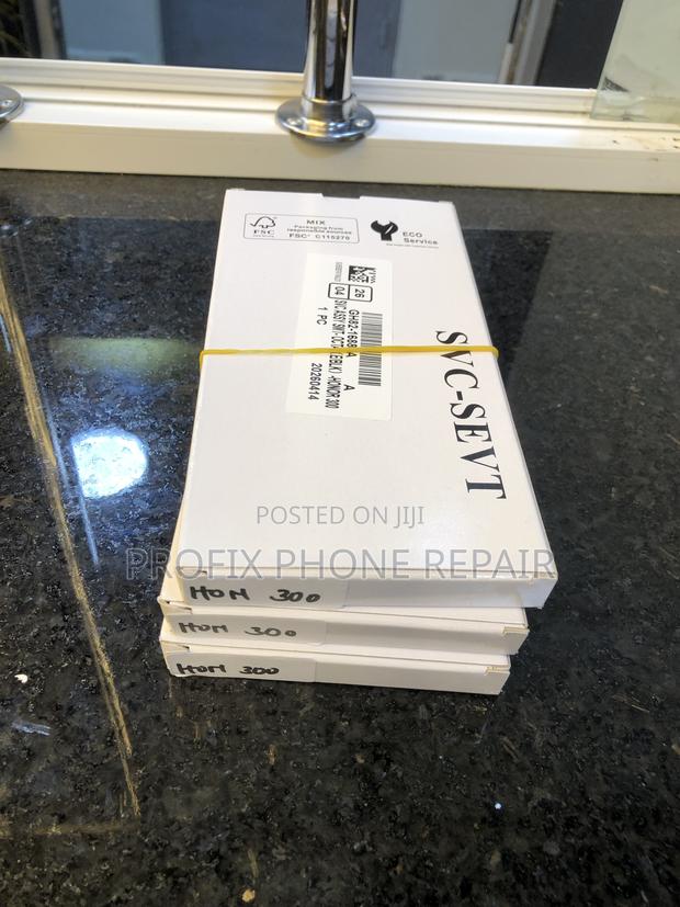 Original Honor 300 Phone Screens Are Available for Installation NRB