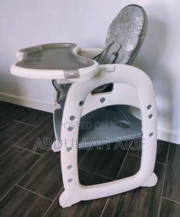 Baby High Chair Feeding - thumbnail 3