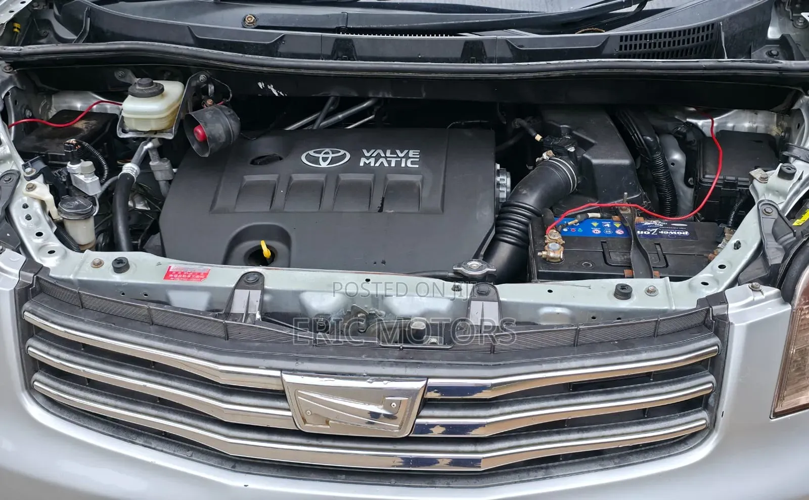 Toyota Noah 2012 Silver