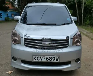 Toyota Noah 2012 Silver