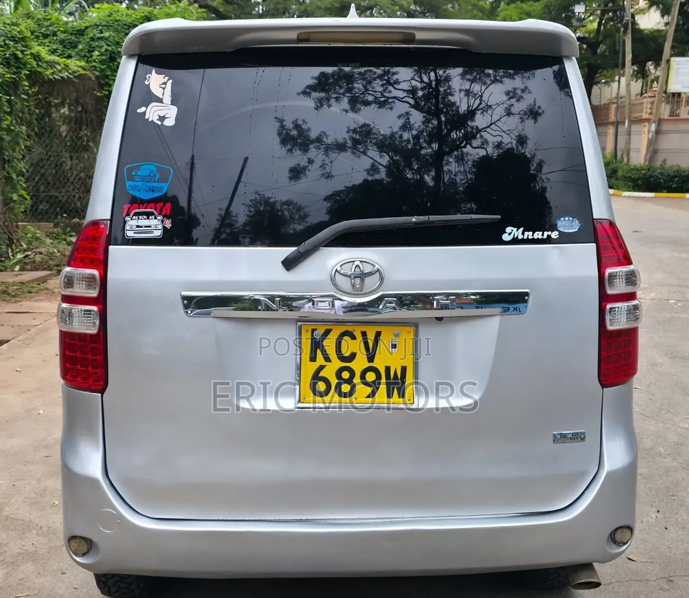 Toyota Noah 2012 Silver