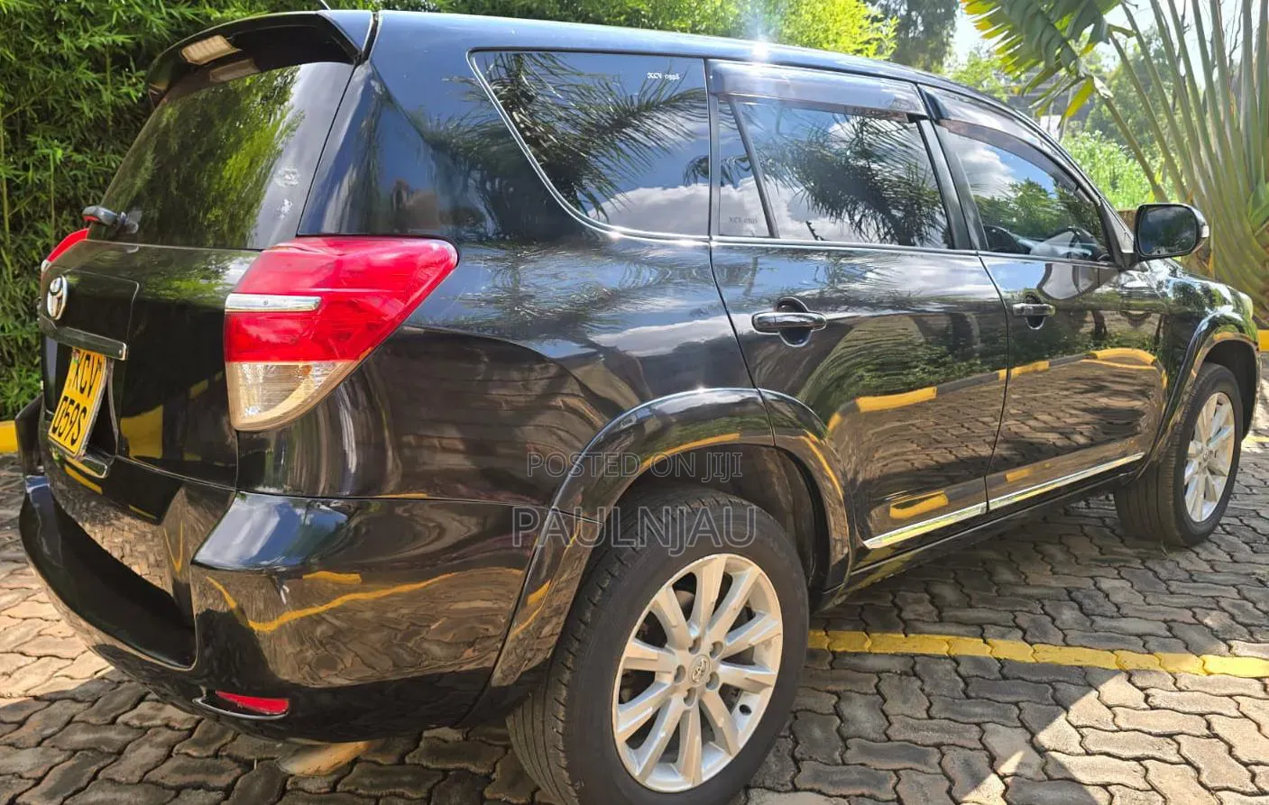 Toyota Vanguard 2012 Black