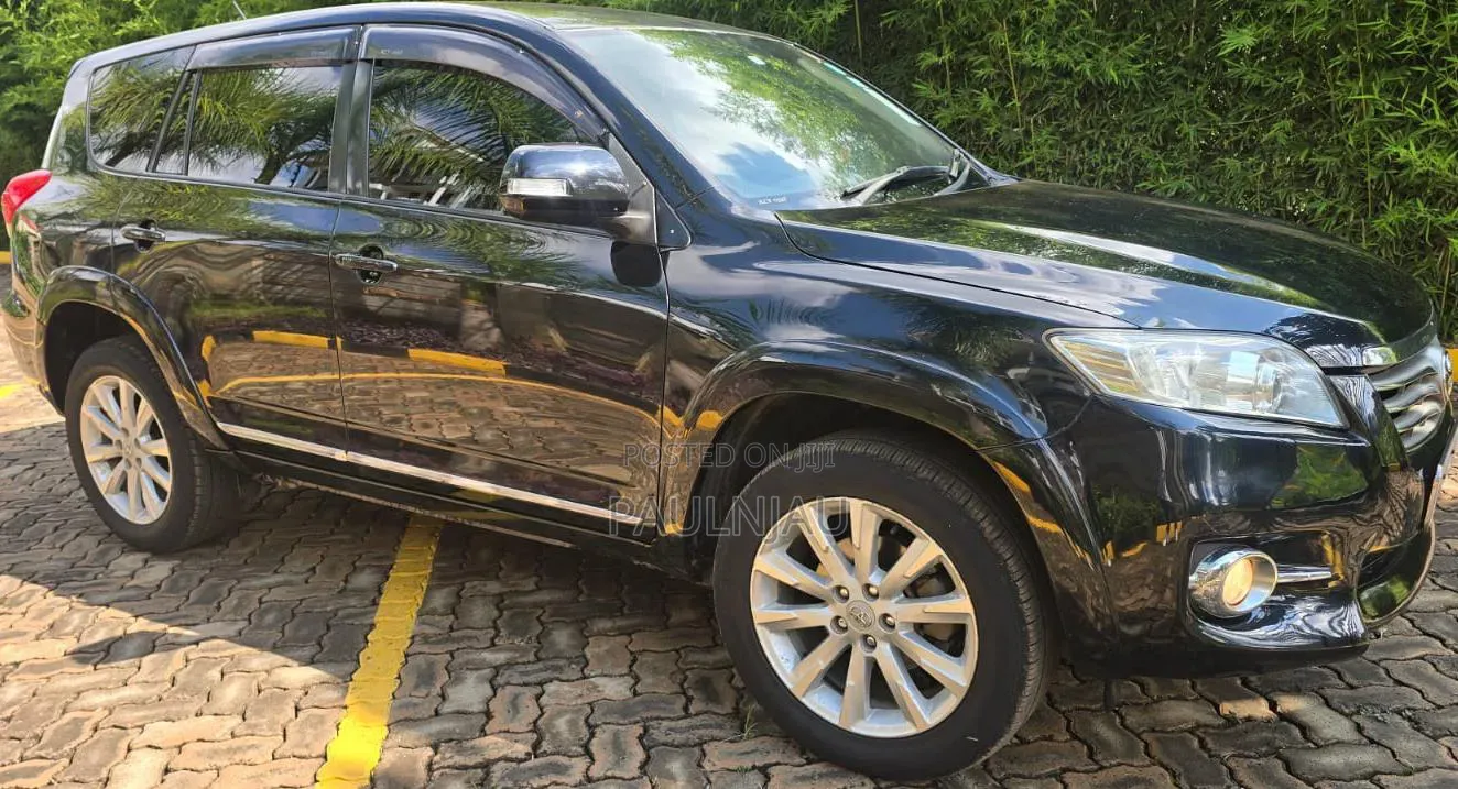 Toyota Vanguard 2012 Black