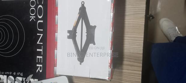 2t Scissors Jack