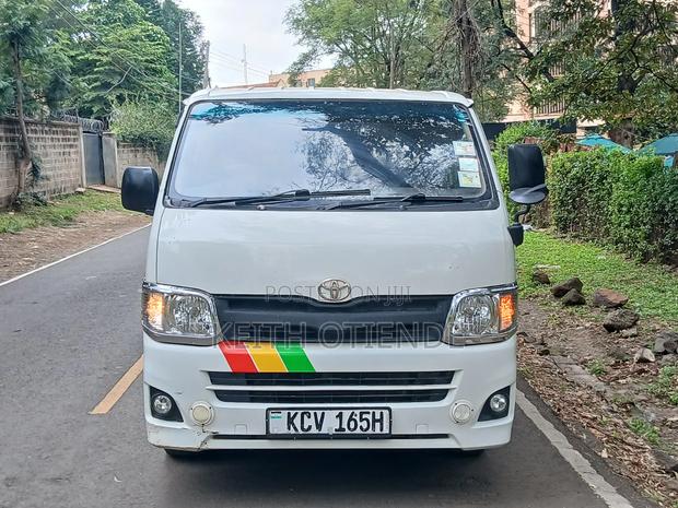 Toyota HiAce 2013 White
