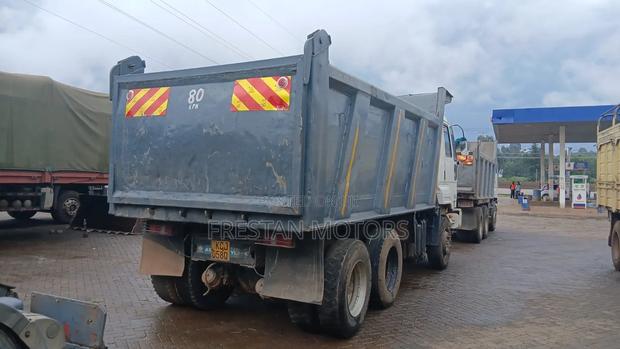 2015 Ashok Leyland - thumbnail 5