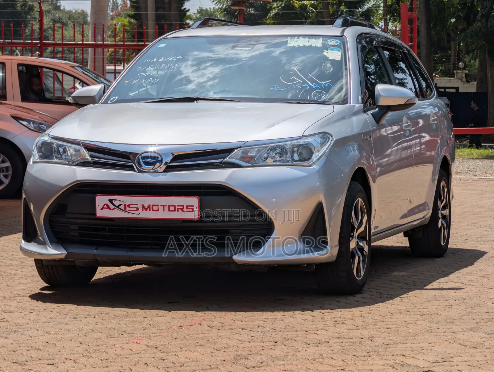 Toyota Corolla Fielder 1.5 Hybrid FWD 2018 Silver