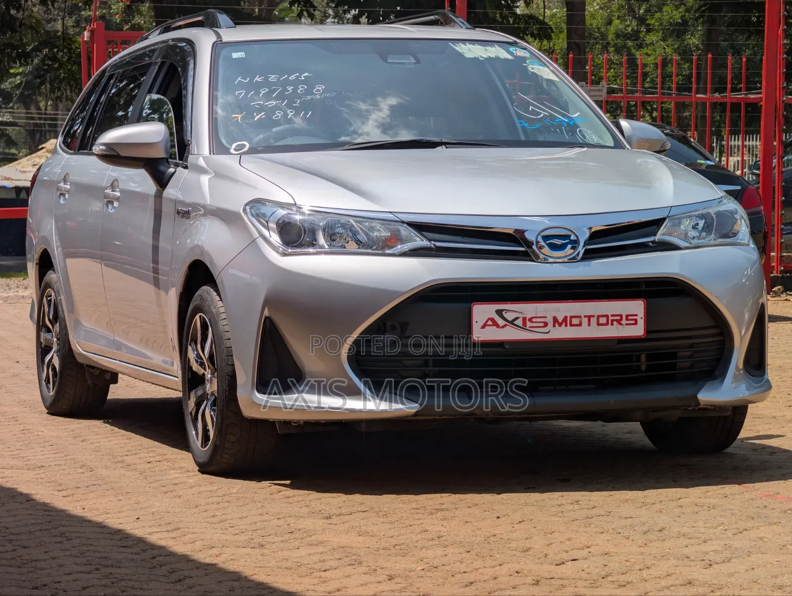 Toyota Corolla Fielder 1.5 Hybrid FWD 2018 Silver