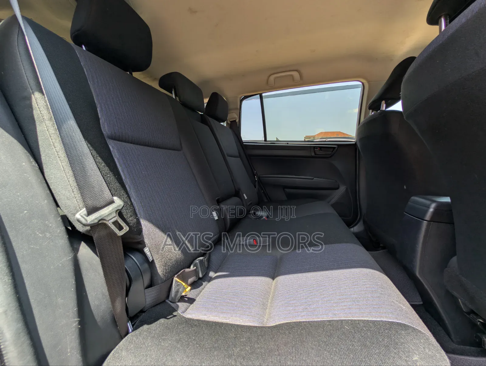 Toyota Corolla Fielder 1.5 Hybrid FWD 2018 Silver