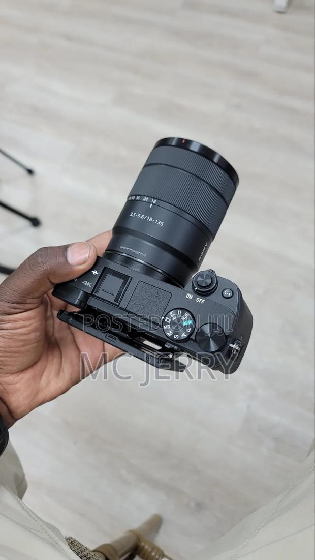 Sony A6400 - main view