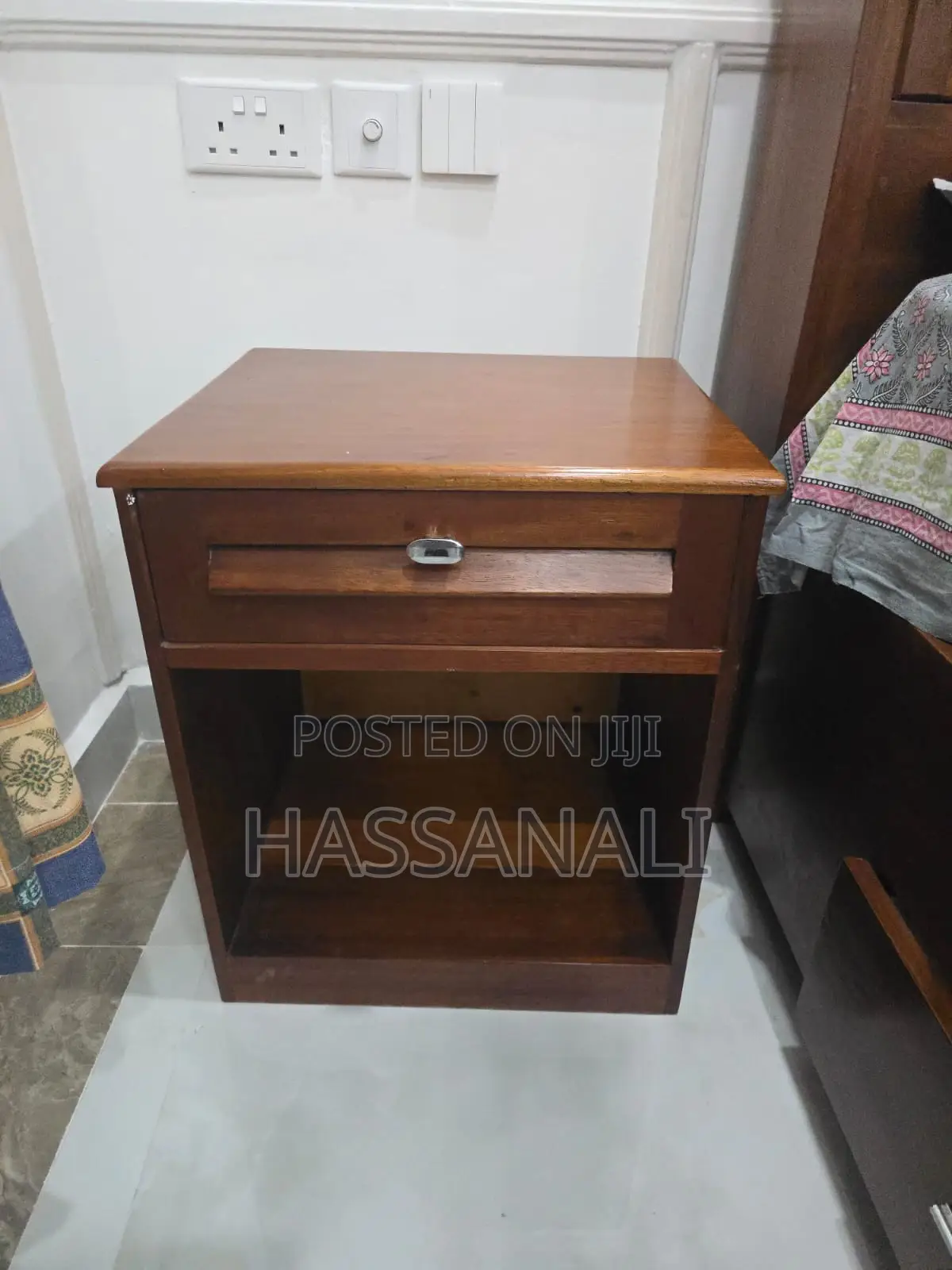 Hardwood Bed 5*6 With 2 Side Tables