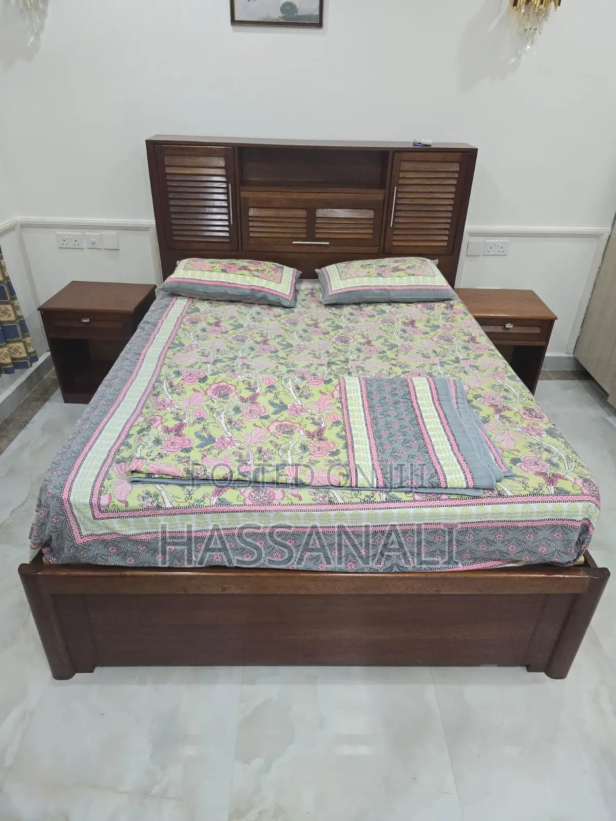 Hardwood Bed 5*6 With 2 Side Tables