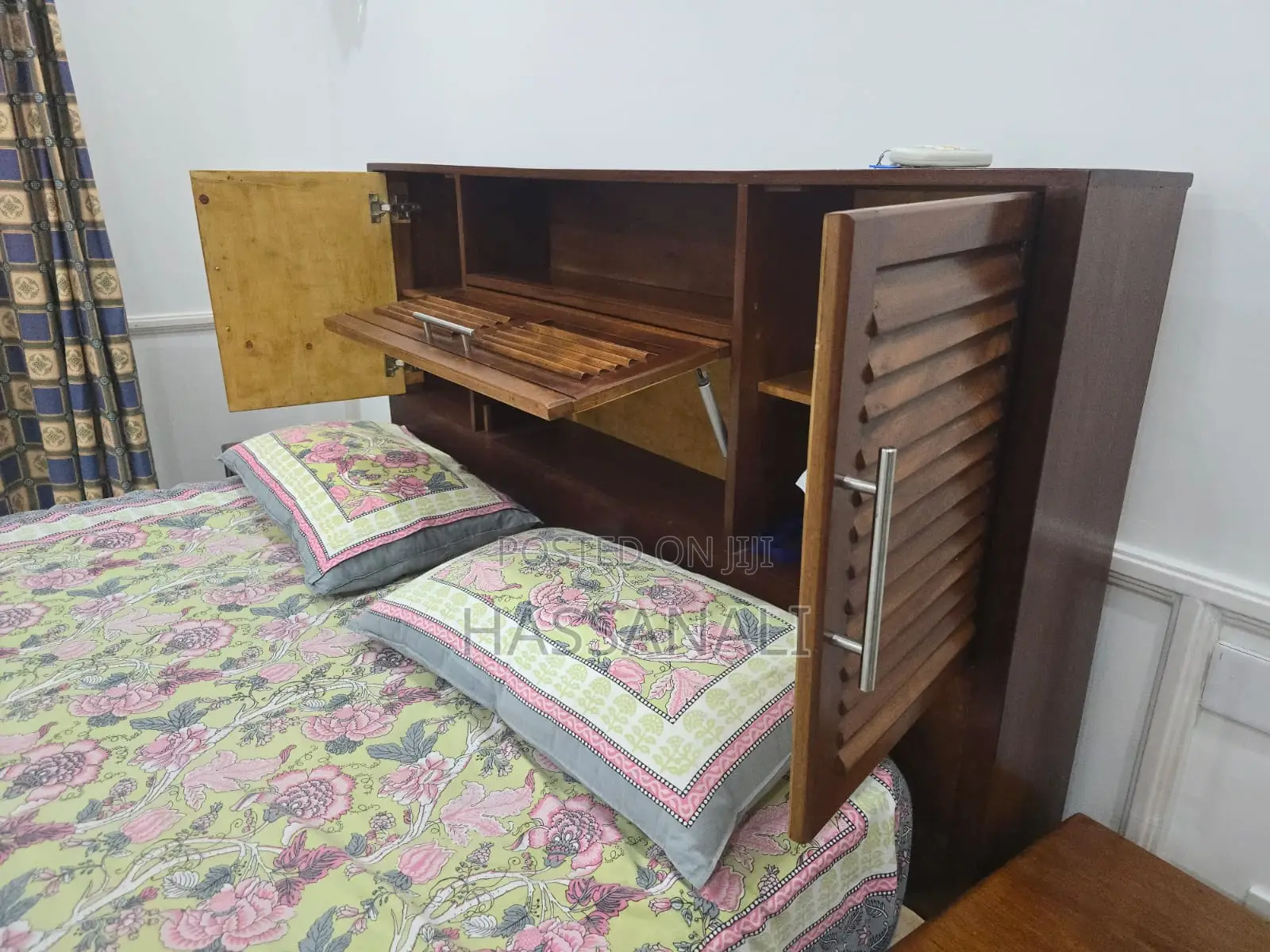 Hardwood Bed 5*6 With 2 Side Tables