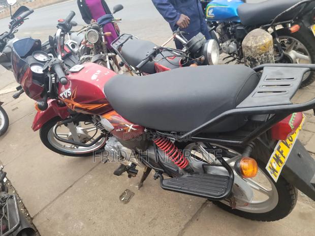 TVS HLX Plus ES 2025 Red