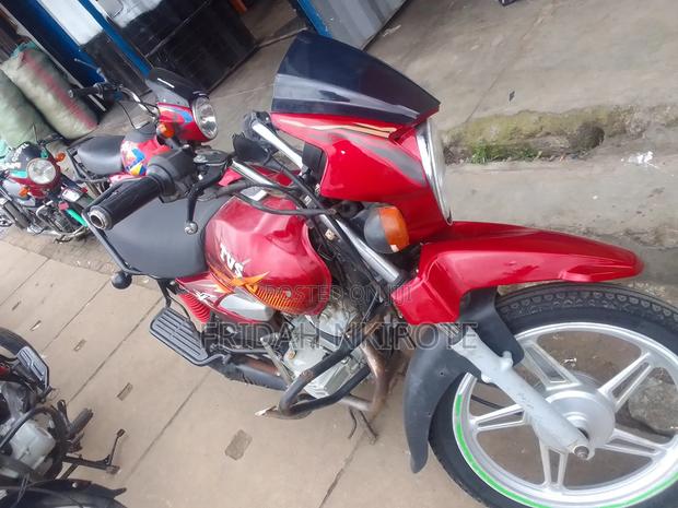 TVS HLX Plus ES 2025 Red - thumbnail 2