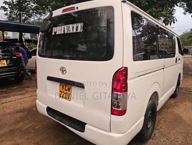 Toyota HiAce 2013 White - thumbnail 5