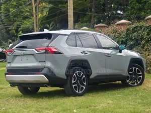 Toyota RAV4 Adventure AWD 2020 Green