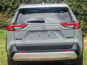 Toyota RAV4 Adventure AWD 2020 Green