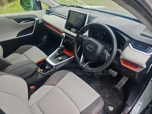 Toyota RAV4 Adventure AWD 2020 Green