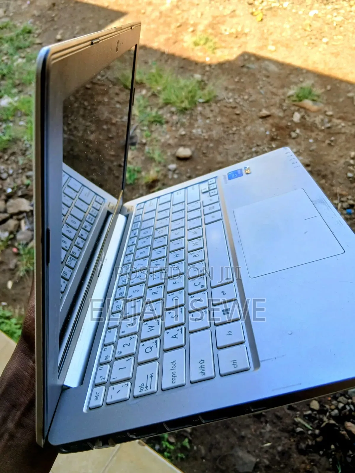Laptop Asus X201E 2GB Intel Celeron HDD 320GB