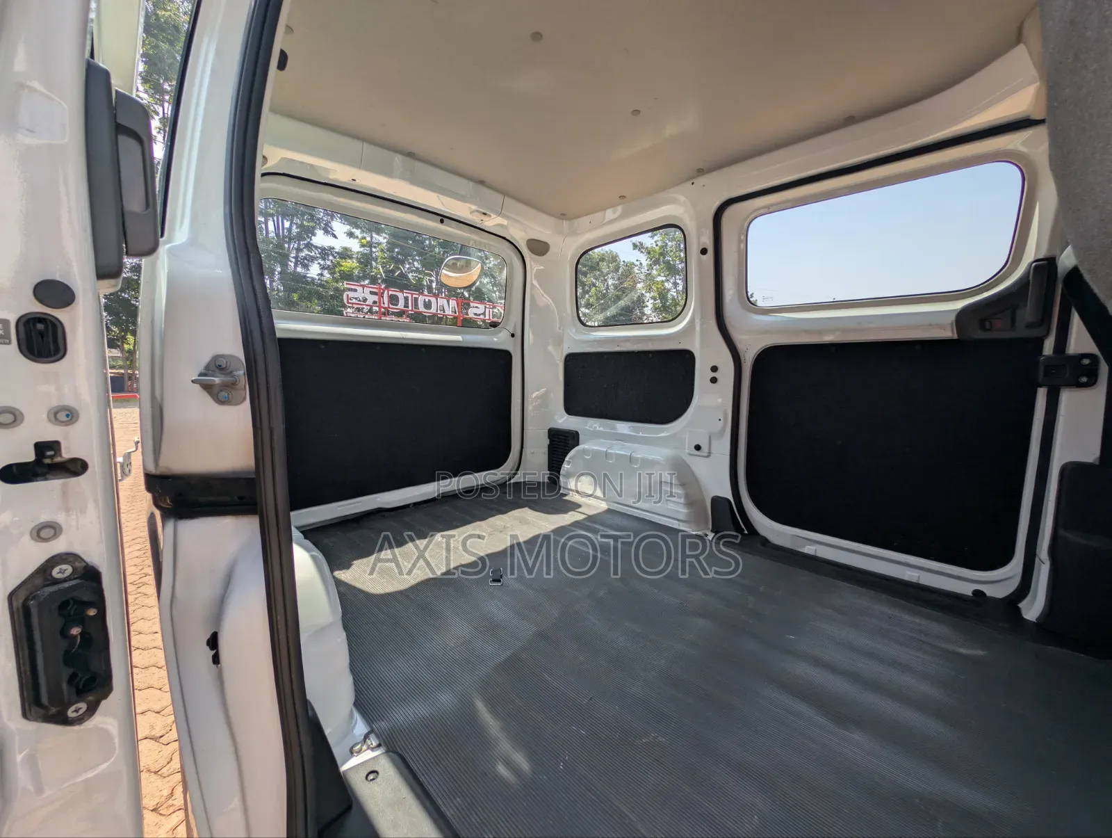Nissan NV200 S 2019 White