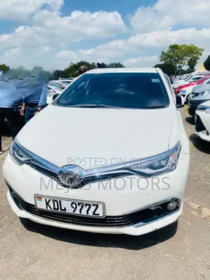 Toyota Auris 2016 Pearl