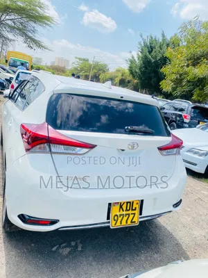 Toyota Auris 2016 Pearl