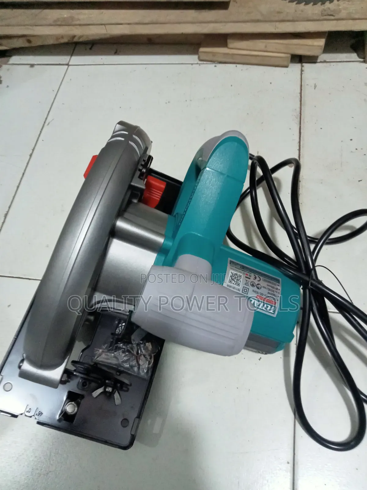 Total 1600w Circular Saw in Blue.