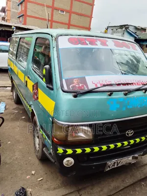 Toyota HiAce 1999 Green