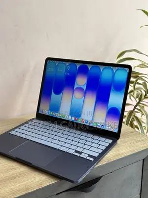 New Laptop Apple MacBook Pro 256GB Intel Core i7 SSHD (Hybrid) 1T