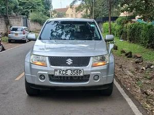 Suzuki Escudo 2010 Silver