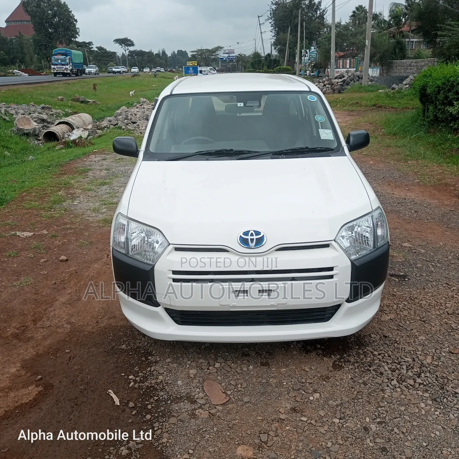 Toyota Probox 1.5 Hybrid DX Comfort 2019 White