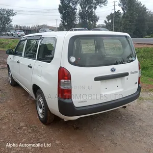 Toyota Probox 1.5 Hybrid DX Comfort 2019 White