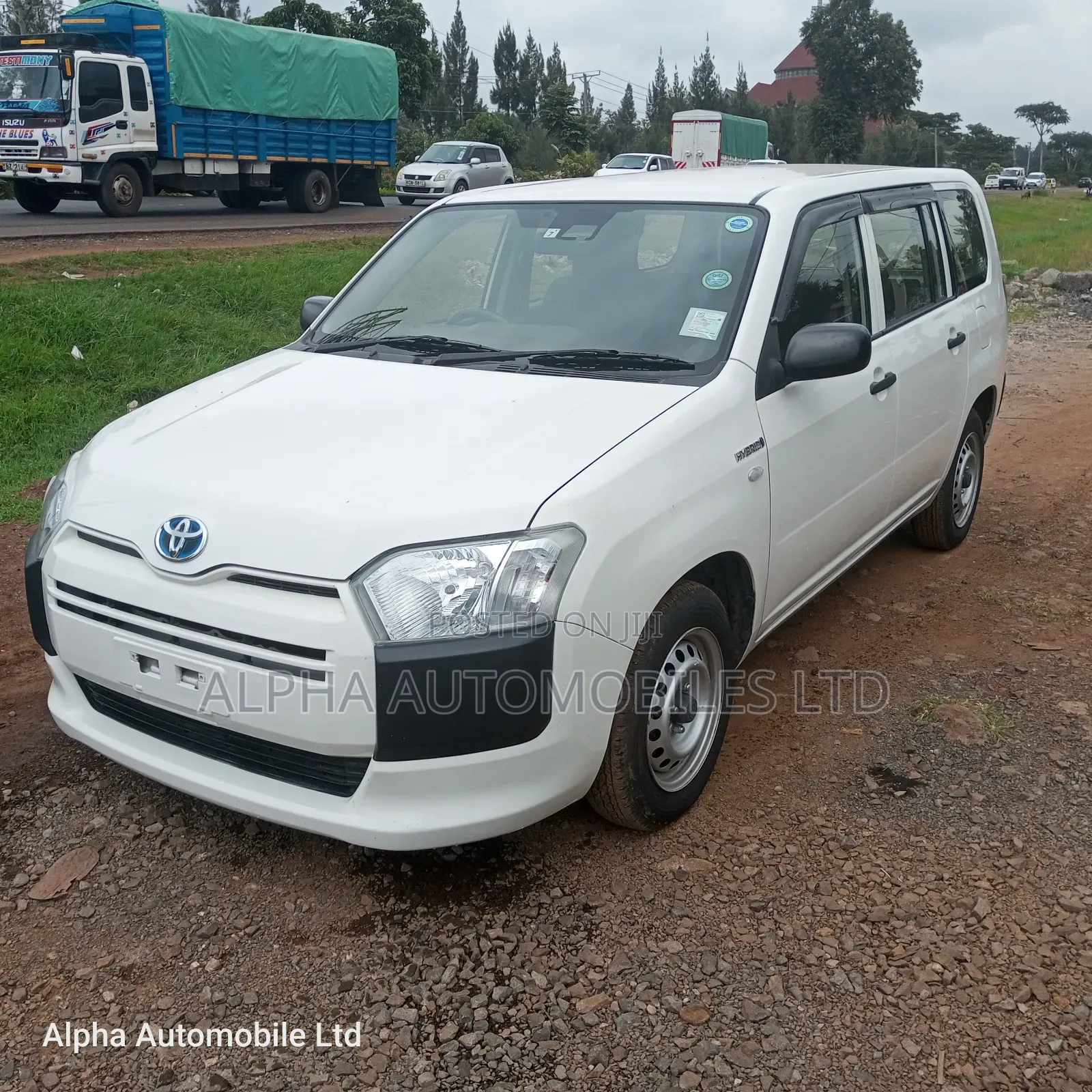 Toyota Probox 1.5 Hybrid DX Comfort 2019 White