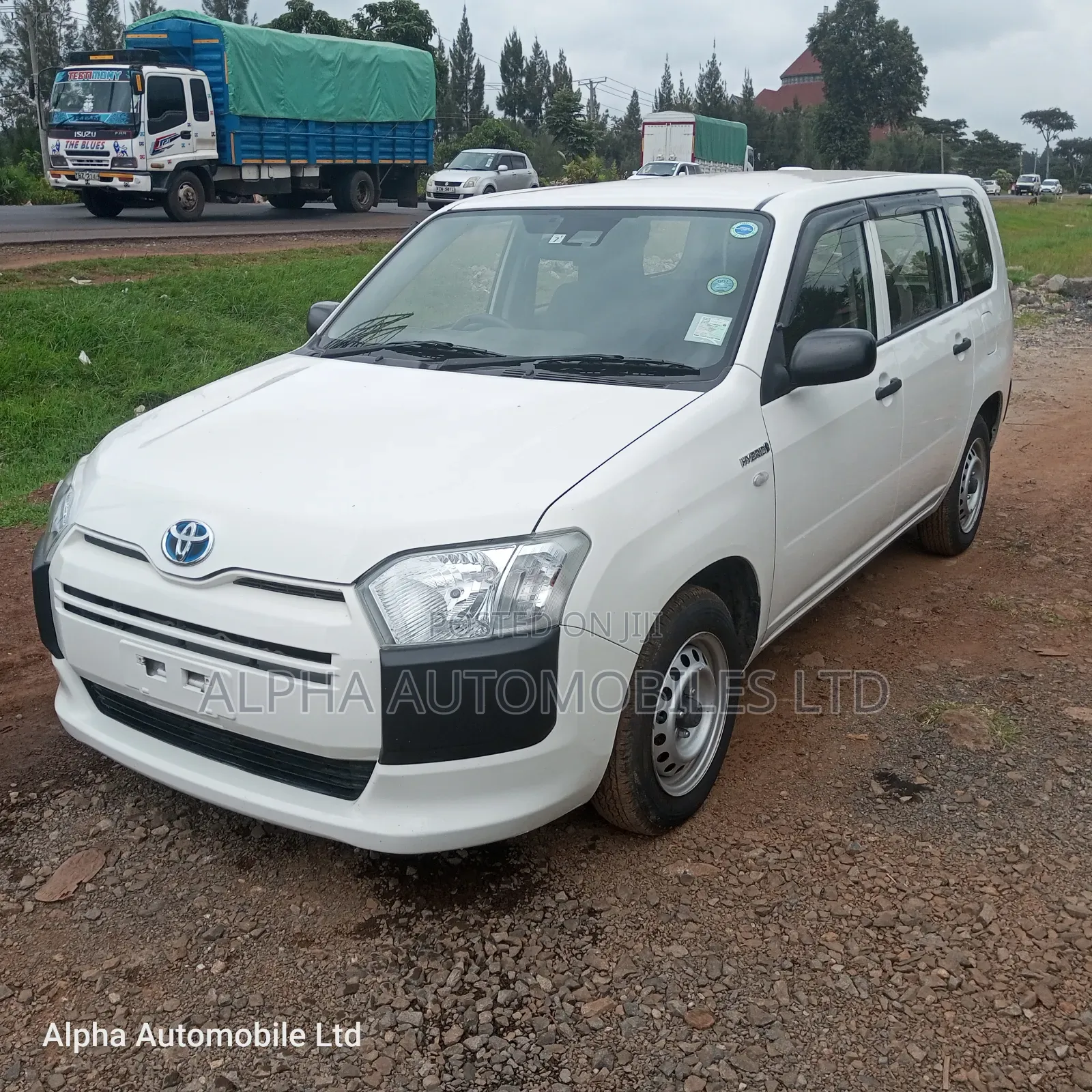Toyota Probox 1.5 Hybrid DX Comfort 2019 White