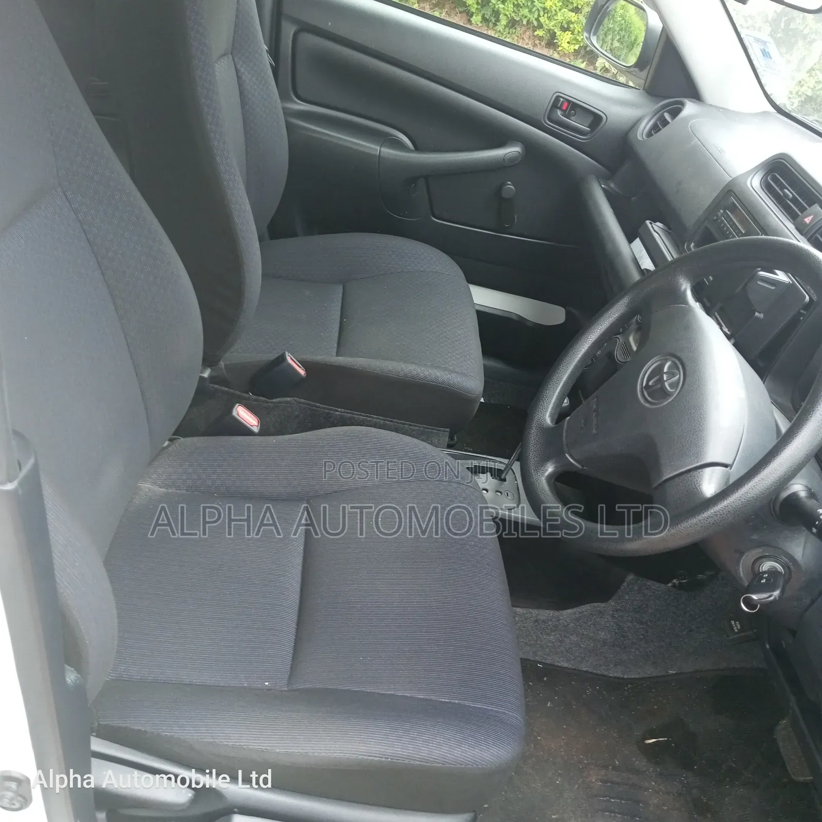 Toyota Probox 1.5 Hybrid DX Comfort 2019 White