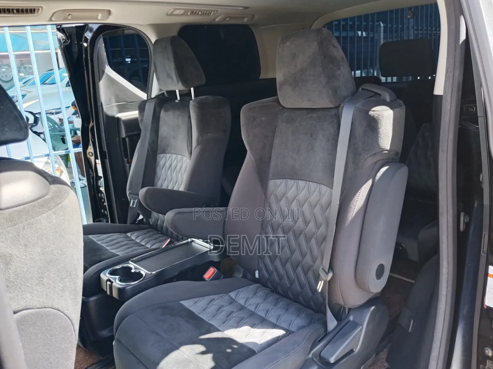 Toyota Alphard 2.5 Petrol FWD 2019 Black