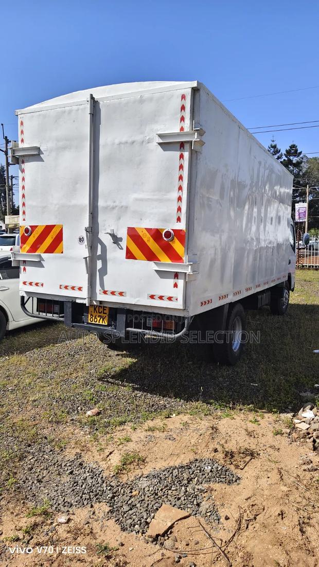 Mitsubishi Canter 4d33 - thumbnail 3