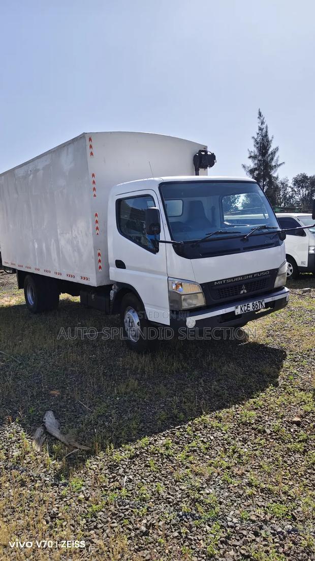Mitsubishi Canter 4d33 - thumbnail 2