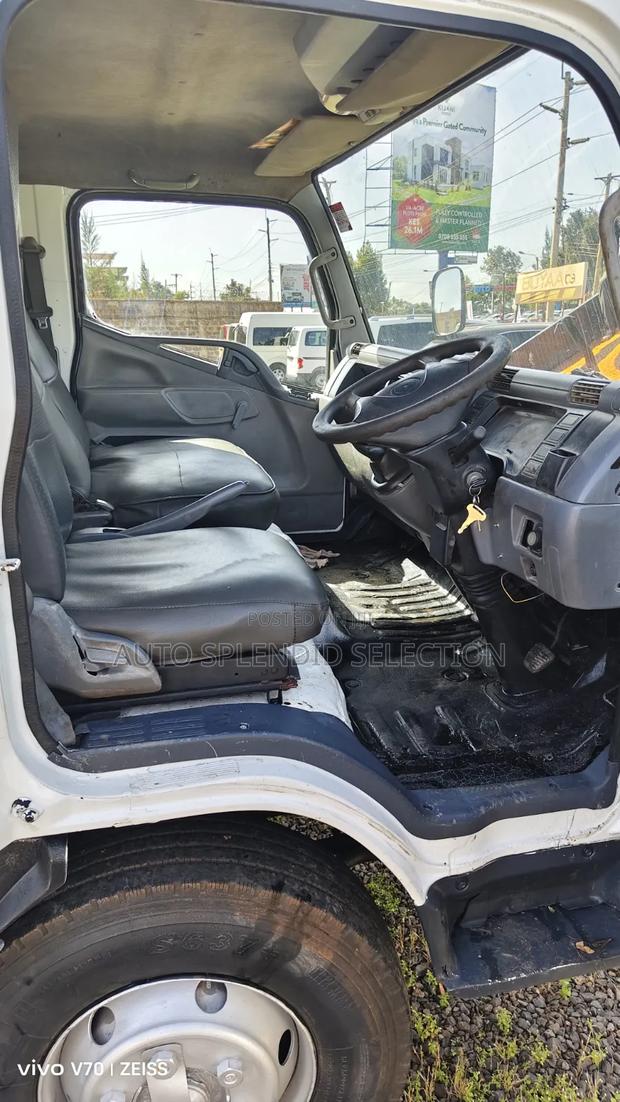 Mitsubishi Canter 4d33 - thumbnail 4