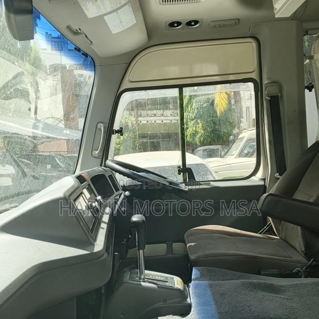 Toyota Coaster 2018 Brown - thumbnail 5