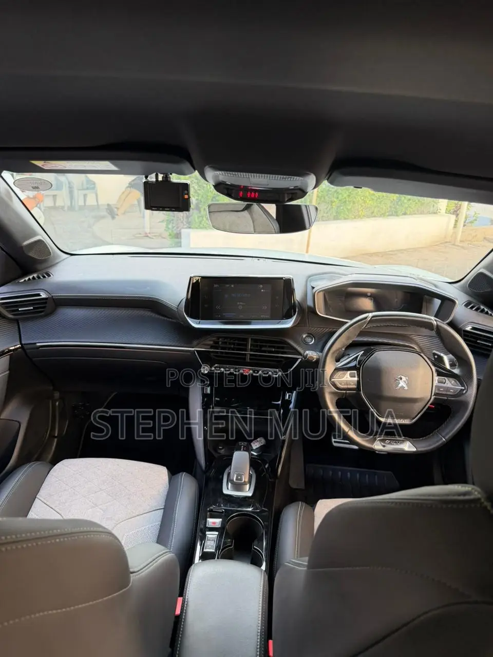 Peugeot 208 2021 White