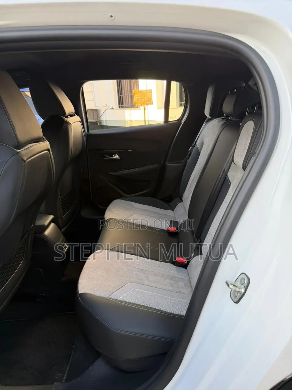 Peugeot 208 2021 White