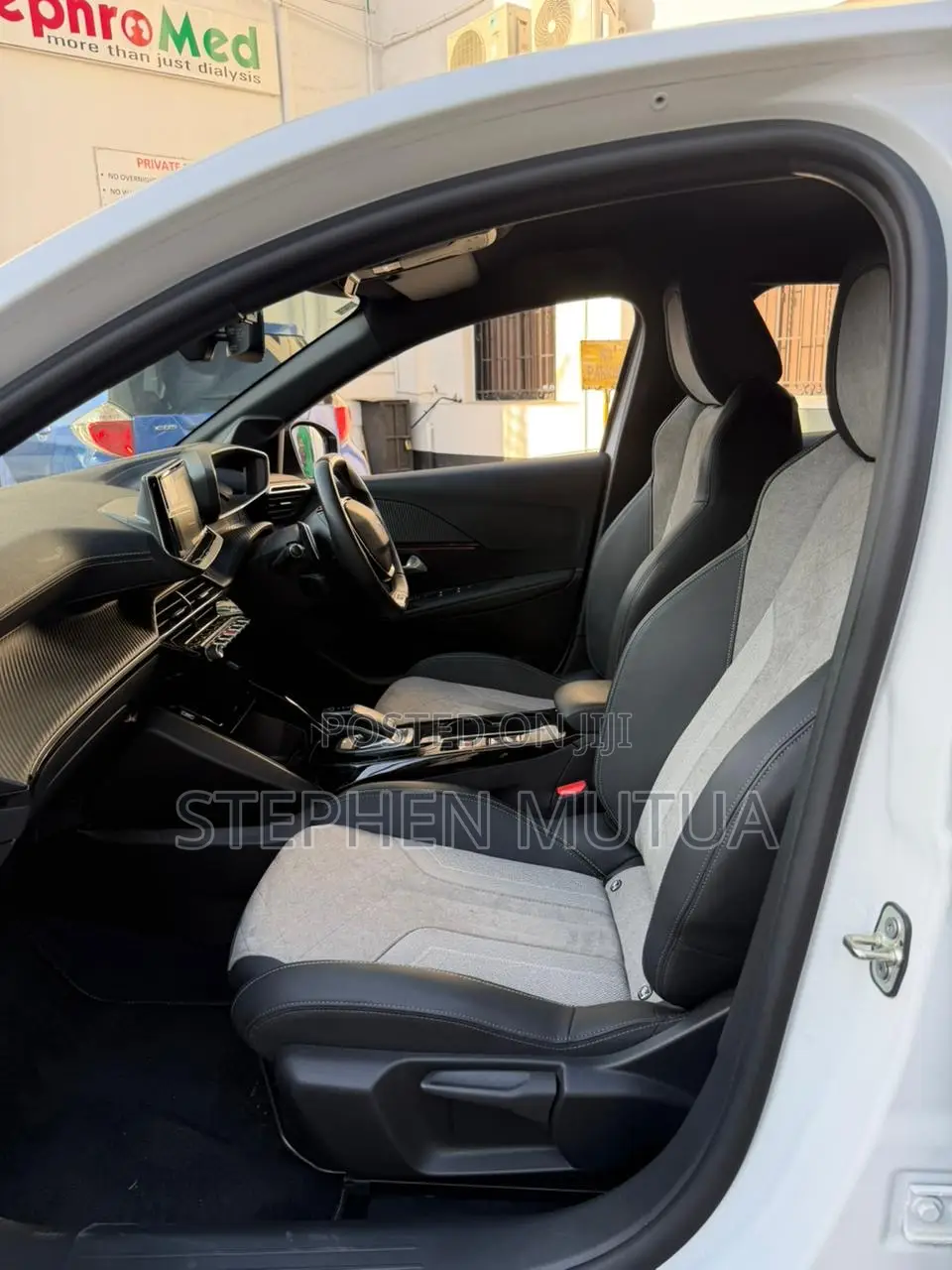 Peugeot 208 2021 White