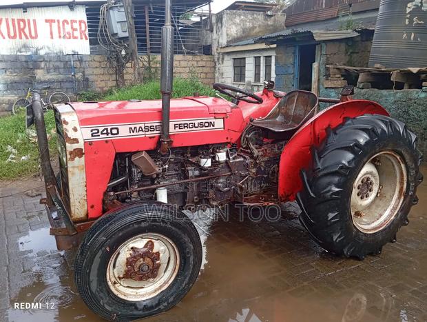 Tractor 240 Massey Ferguson