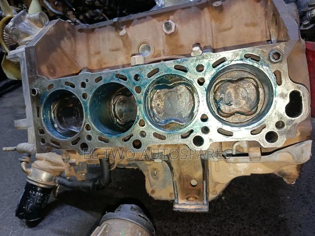 Toyota Petrol Half Engine 2uz - thumbnail 4