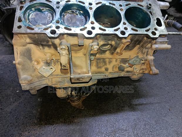 Toyota Petrol Half Engine 2uz - thumbnail 5
