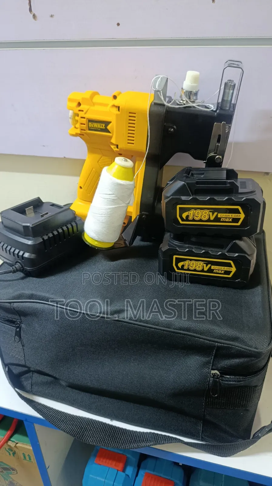 Dewalt Cordless Bagcloser/198v 2 Batteries Bag Closer
