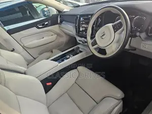 Volvo XC60 2020 White