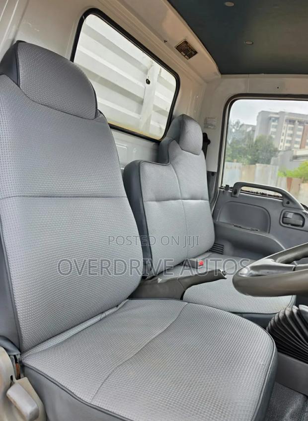 Isuzu NKR 2020 White - thumbnail 7
